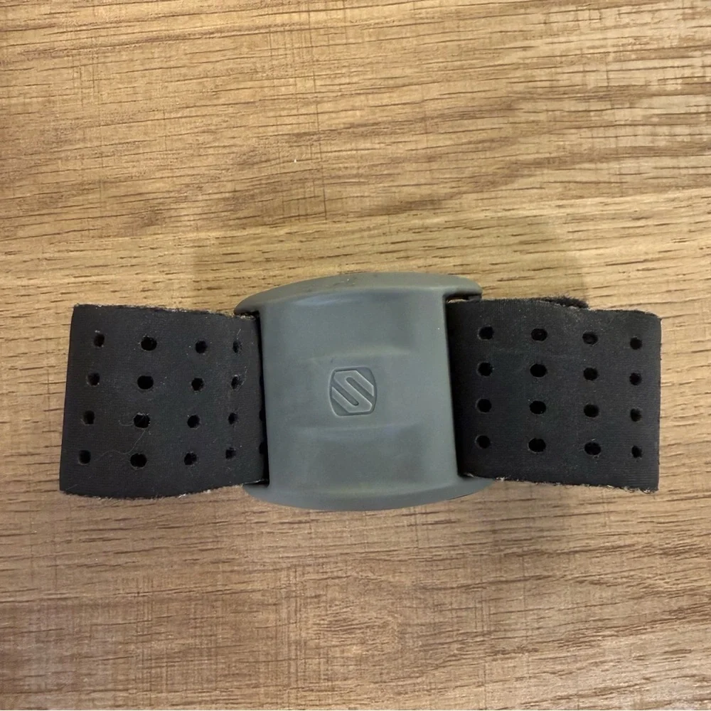 Scosche Rhythm+ Heart Rate Monitor Armband Black w/ USB Charger Fitness Tracker